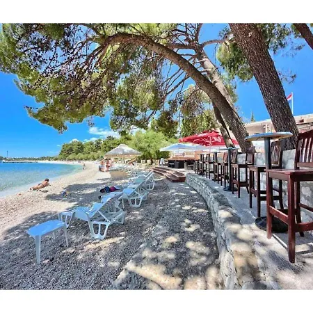 Dovana * Kaštela